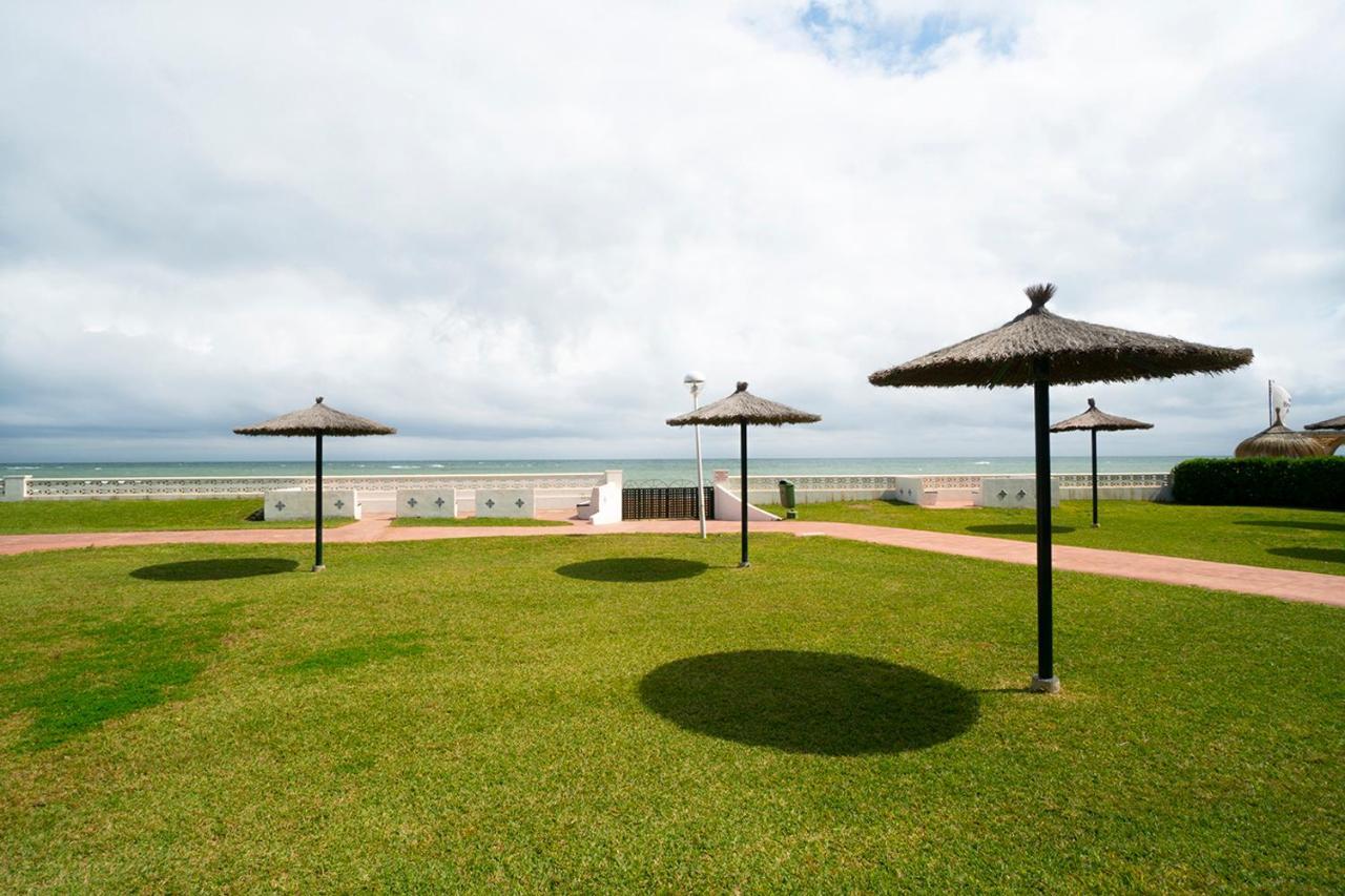 LA NARANJAA primera linea de PLAYA con WIFI y PARKING GRATIS Dénia Exterior foto