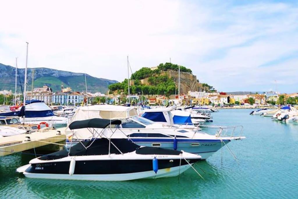 LA NARANJAA primera linea de PLAYA con WIFI y PARKING GRATIS Dénia Exterior foto