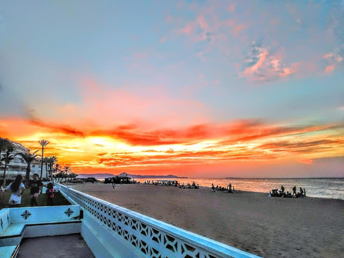 LA NARANJAA primera linea de PLAYA con WIFI y PARKING GRATIS Dénia Exterior foto