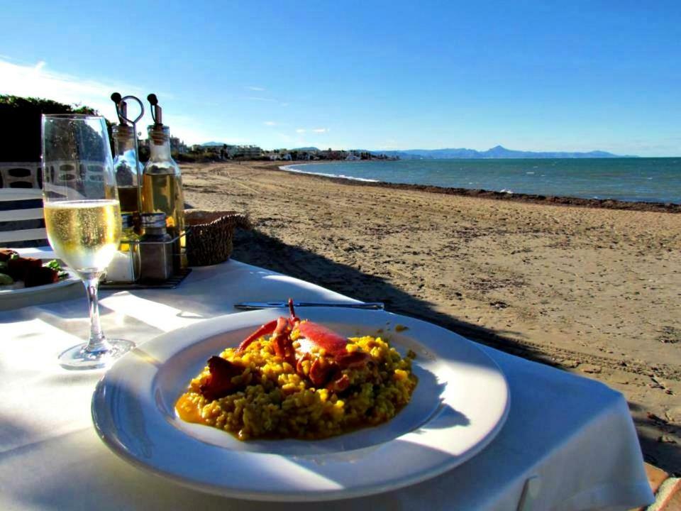 LA NARANJAA primera linea de PLAYA con WIFI y PARKING GRATIS Dénia Exterior foto